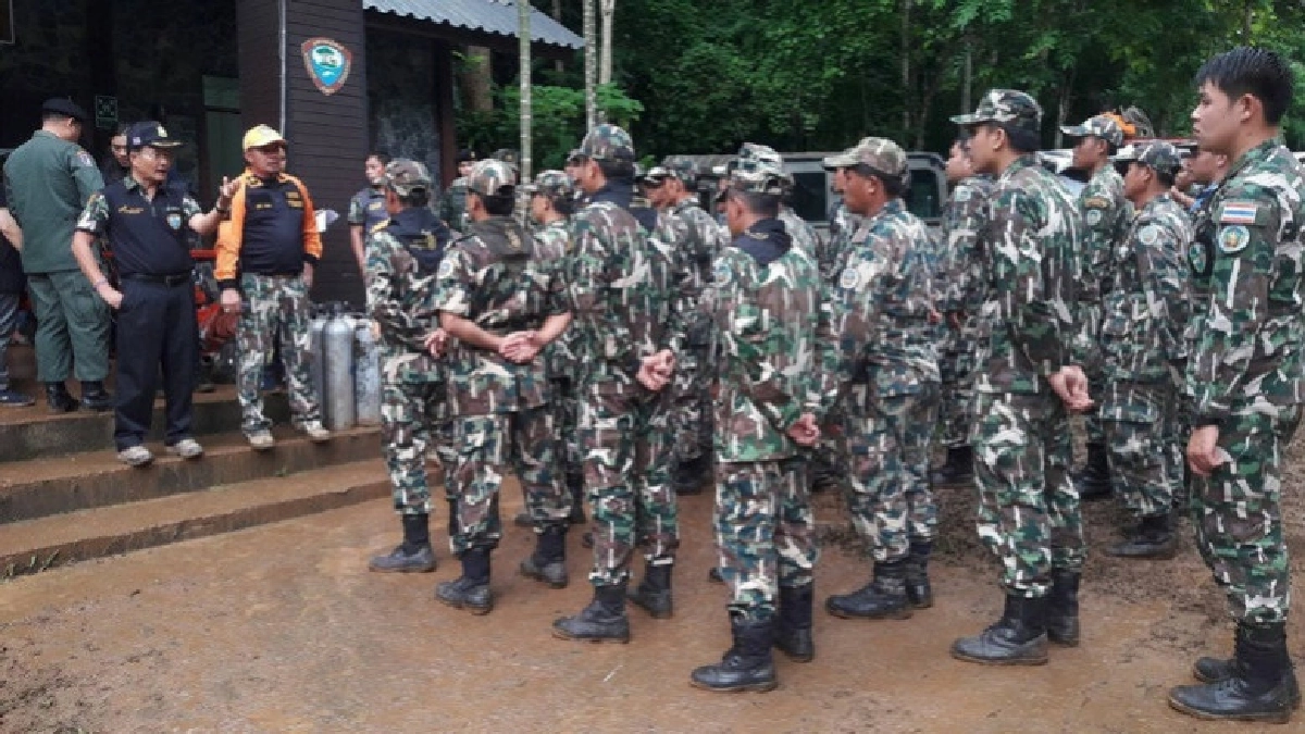 กรมอุทยานฯ ระดมกำลังช่วย "13 ชีวิต" ติด "ถ้ำหลวง"