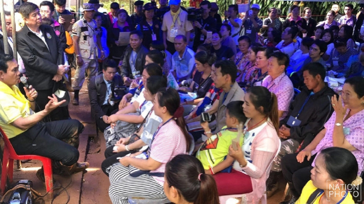"บิ๊กตู่" เผย ครอบครัว "13 ชีวิต" กำลังใจดีขึ้น "บิ๊กตู่" เผย ครอบครัว "13 ชีวิต" กำลังใจดีขึ้น
