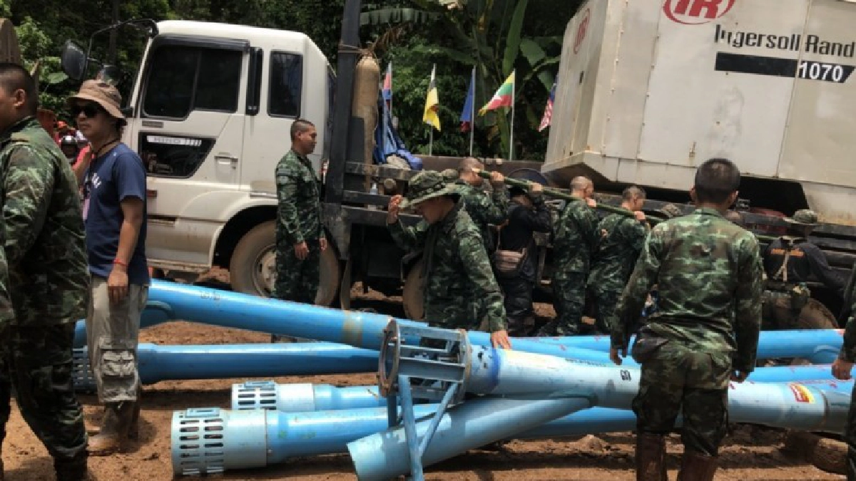 ติดเทอร์โบเจตแรงสุด!! สูบน้ำในถ้ำหลวง ช่วย 13 ชีวิต ติดเทอร์โบเจตแรงสุด!! สูบน้ำในถ้ำหลวง ช่วย 13 ชีวิต