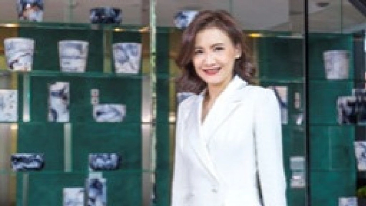 เมื่อ"ลิซ่า" จิตรดี คุมงานเองทุกระเบียดนิ้ว เมื่อ"ลิซ่า" จิตรดี คุมงานเองทุกระเบียดนิ้ว