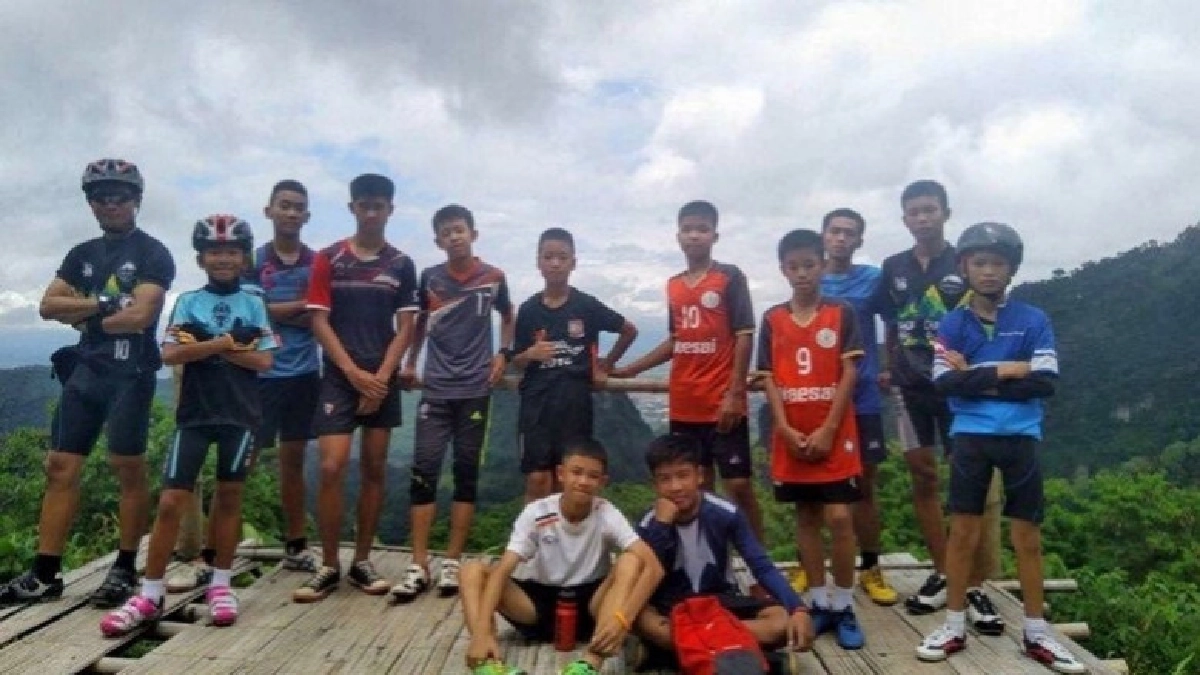 ประวิตร หวัง 13 หมูป่าที่เหลือ พ้นถ้ำหลวงทั้งหมด ประวิตร หวัง 13 หมูป่าที่เหลือ พ้นถ้ำหลวงทั้งหมด