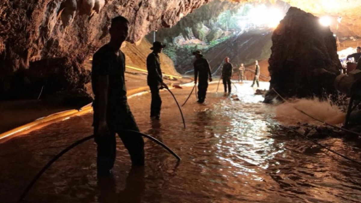  เผยเครื่องสูบน้ำในถ้ำหลวงเสียหลังหมูป่าชุดสุดท้ายพ้นถ้ำ 