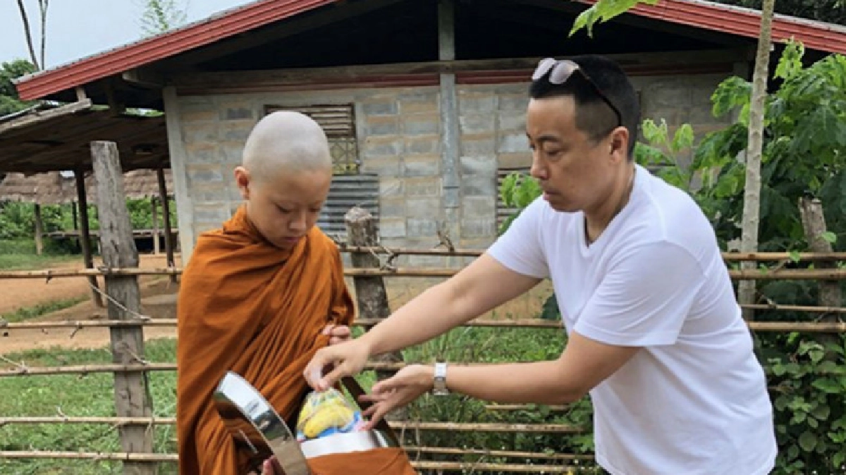 "โชค บูลกุล" สุขใดไหนจะเท่าได้เกาะชายผ้าเหลืองลูก "โชค บูลกุล" สุขใดไหนจะเท่าได้เกาะชายผ้าเหลืองลูก