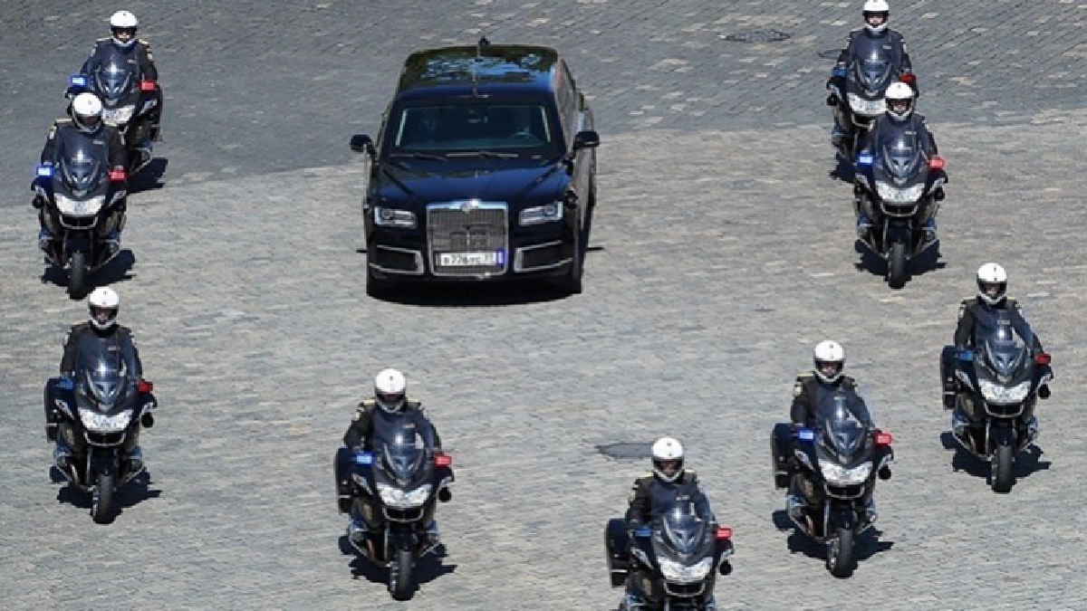 "ลีมูซีนหุ้มเกราะ"ของปูตินเจอกับ "เดอะ บีสต์"ของทรัมป์ 