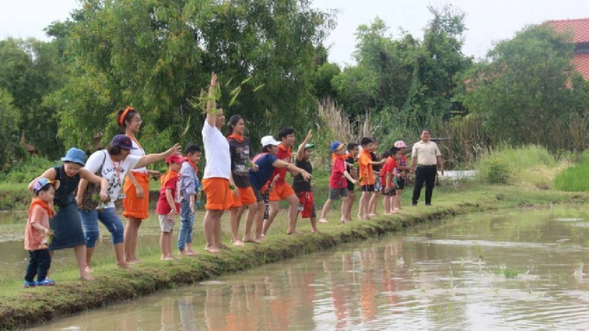 สืบสาน รักษา ต่อยอด พระราชปณิธาน กษัตริย์ เกษตร" สืบสาน รักษา ต่อยอด พระราชปณิธาน กษัตริย์ เกษตร"