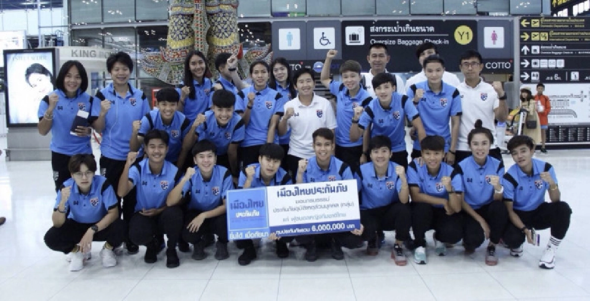 "ชบาแก้ว" ลัดฟ้า เก็บตัวญี่ปุ่น "ชบาแก้ว" ลัดฟ้า เก็บตัวญี่ปุ่น