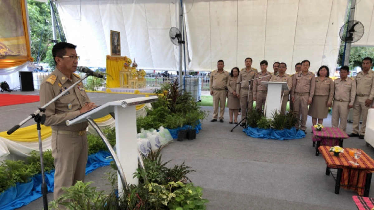 ศรีสะเกษเปิดคลีนิคเกษตรเคลื่อนที่ เฉลิมพระเกียรติฯร.10 ศรีสะเกษเปิดคลีนิคเกษตรเคลื่อนที่ เฉลิมพระเกียรติฯร.10