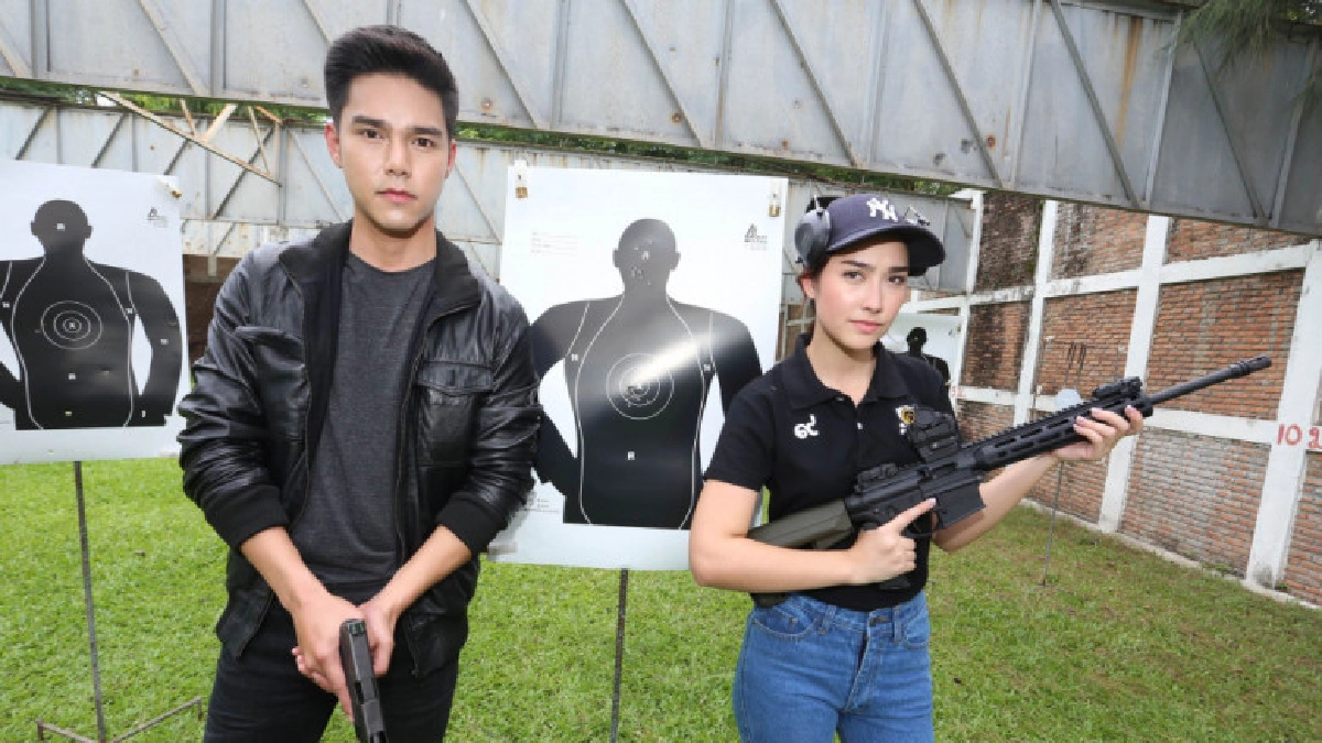 'บูม'ชวน'ฮาน่า'ดวลปืน ประลองความแม่นยำ 'บูม'ชวน'ฮาน่า'ดวลปืน ประลองความแม่นยำ