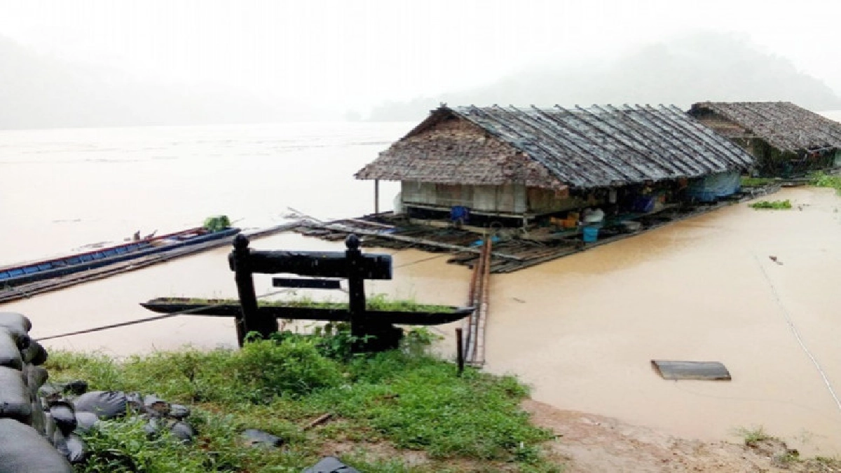"นายกฯ"ห่วงภัยจากฝนตกกำชับจนท.แจ้งเตือน!!! "นายกฯ"ห่วงภัยจากฝนตกกำชับจนท.แจ้งเตือน!!!