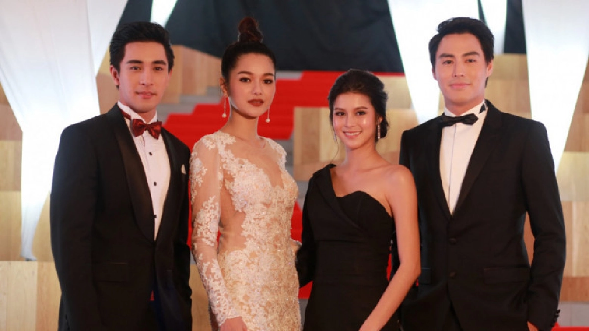 'กวาง-เกี๊ยก' ขึ้นรับรางวัล