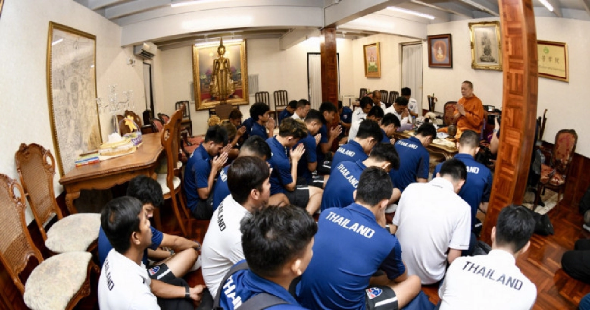 "ช้างศึกเอเชี่ยนเกมส์" กราบขอพร เจ้าคุณธงชัย "ช้างศึกเอเชี่ยนเกมส์" กราบขอพร เจ้าคุณธงชัย