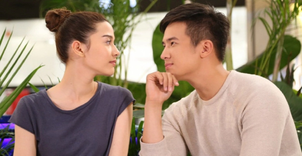 'เจมส์ มาร์' เคลิ้มจ้อง 'จีน่า' ไม่ละสายตา 'เจมส์ มาร์' เคลิ้มจ้อง 'จีน่า' ไม่ละสายตา