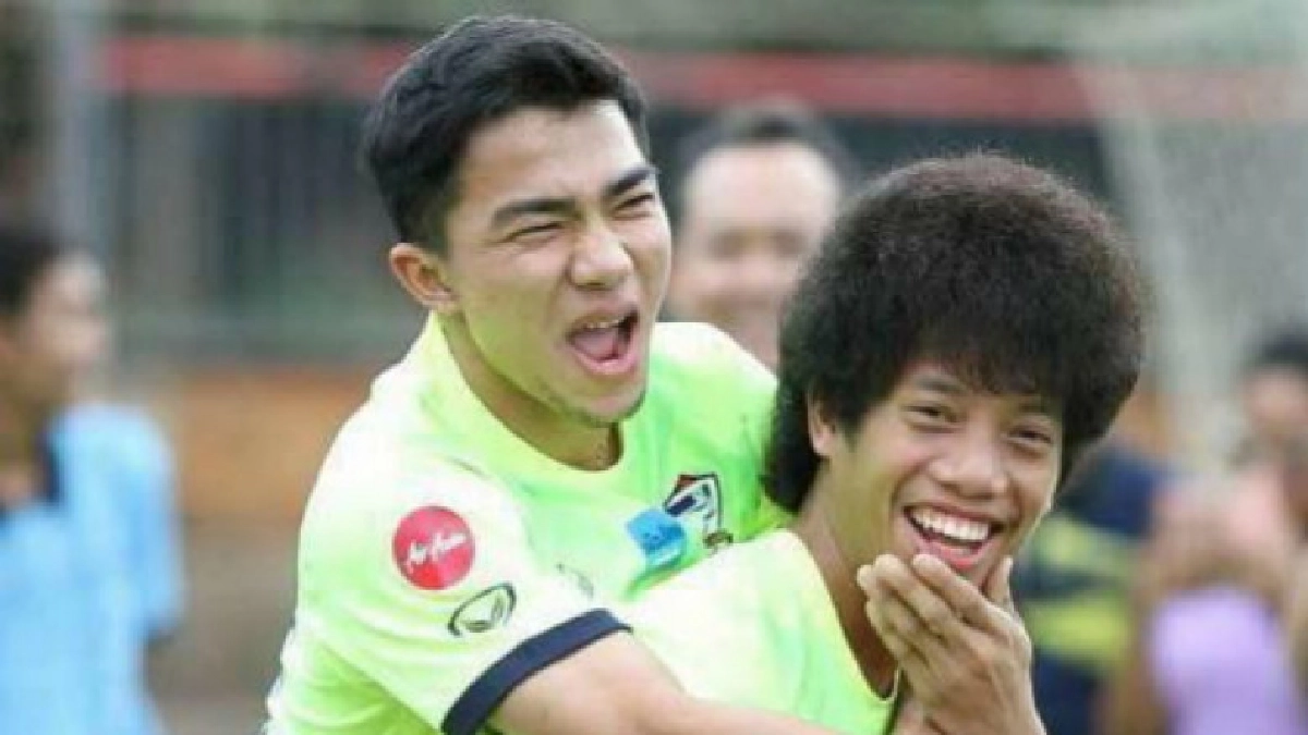 พี่สอนน้อง!"เจ"แนะ"เต๋า"กล้าเล่นช่วยชาติศึกเอเชี่ยนเกมส์ พี่สอนน้อง!"เจ"แนะ"เต๋า"กล้าเล่นช่วยชาติศึกเอเชี่ยนเกมส์