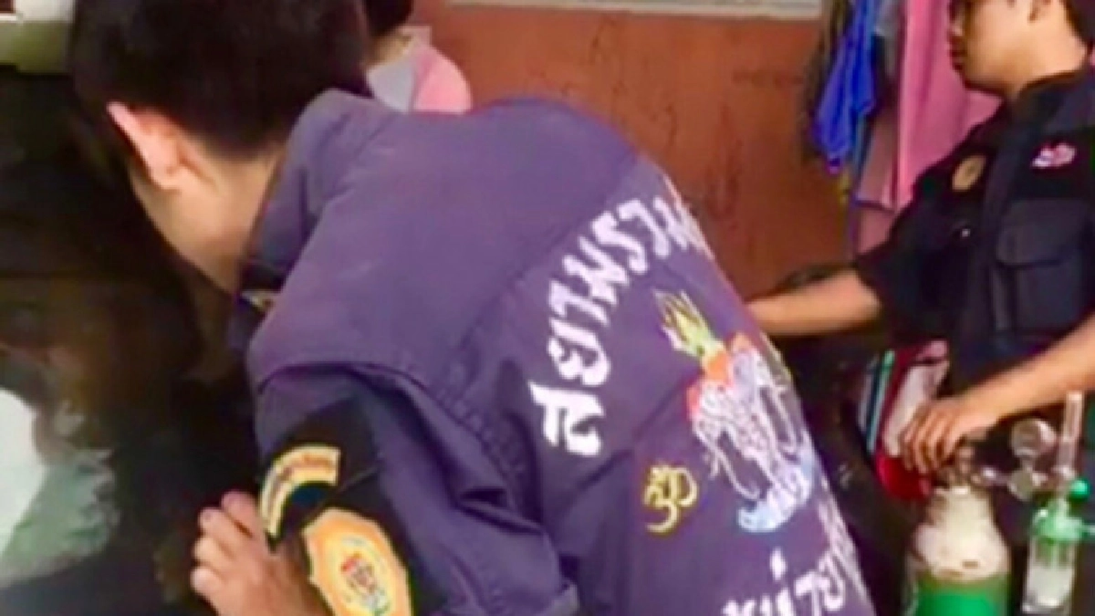 อุทาหรณ์! ลูกชาย 2 ขวบติดในรถเก๋ง อุทาหรณ์! ลูกชาย 2 ขวบติดในรถเก๋ง