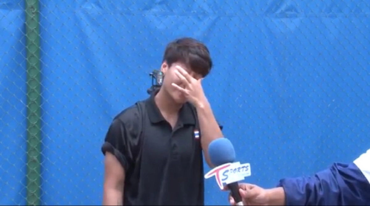 "ลักษิกา" หลั่งน้ำตา "ลักษิกา" หลั่งน้ำตา