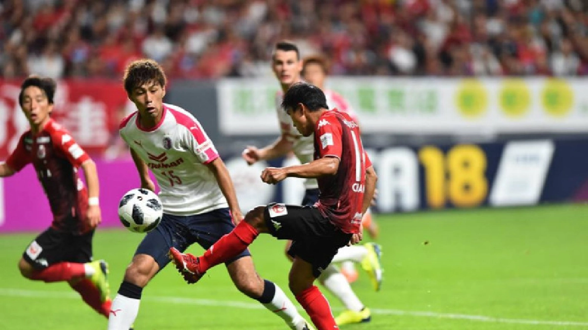 "ชนาธิป"ติดทีมยอดเยี่ยมเจลีกครั้งที่4 (คลิป)
