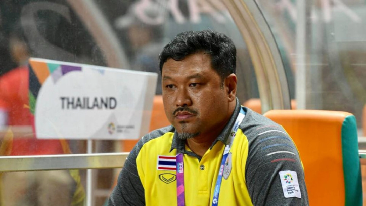 ส.บอลแยกทาง"โค้ชโย่ง"เซ่นร่วงแบ่งกลุ่มเอเชี่ยนเกมส์ ส.บอลแยกทาง"โค้ชโย่ง"เซ่นร่วงแบ่งกลุ่มเอเชี่ยนเกมส์
