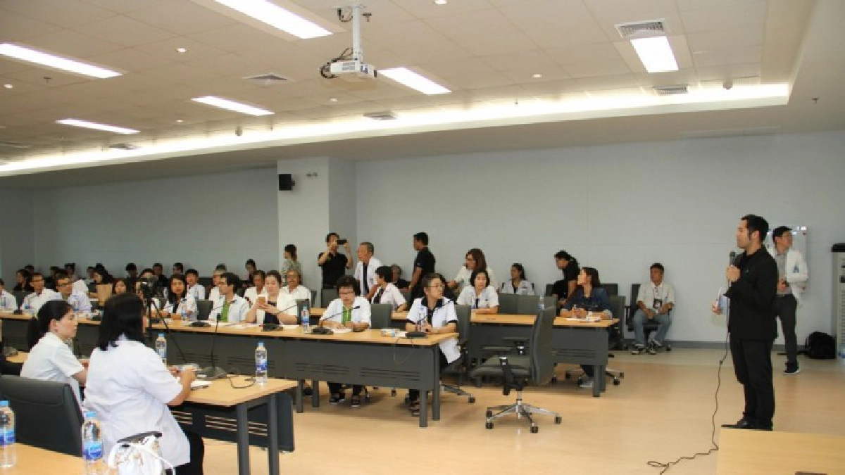 เภสัชกรภาคตะวันออกรวมตัวค้าน พ.ร.บ.ยาฉบับใหม่