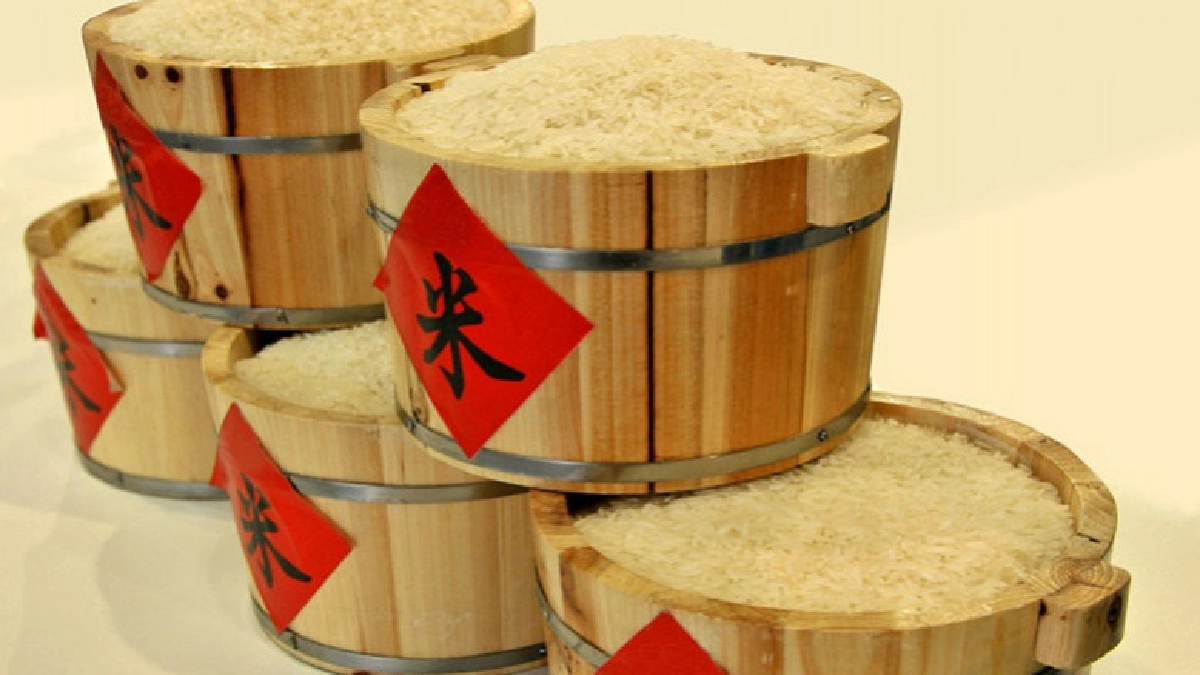  ครูสั่งการบ้านเด็กป.4 นับข้าวสาร 100 ล้านเมล็ด!