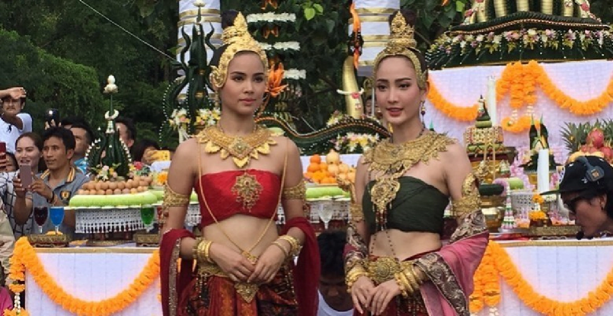 (คลิป) 'ญาญ่า-แต้ว' นำทีมรำบวงสรวง 'พญานาค คำชะโนด' (คลิป) 'ญาญ่า-แต้ว' นำทีมรำบวงสรวง 'พญานาค คำชะโนด'