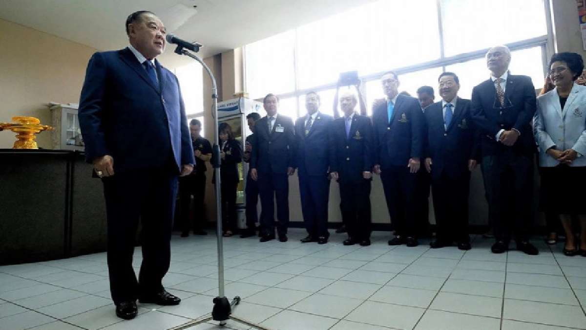 'บิ๊กป้อม' สั่งปฏิรูปคัดนักกีฬาทีมชาติ 'บิ๊กป้อม' สั่งปฏิรูปคัดนักกีฬาทีมชาติ