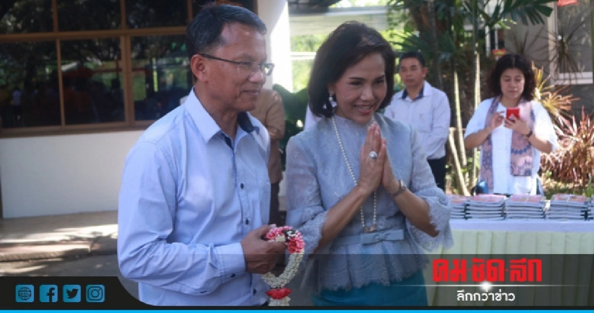 แซยิด 60 ปี คึกคัก "เจ๊เป้า" งดคุยการเมือง แซยิด 60 ปี คึกคัก "เจ๊เป้า" งดคุยการเมือง