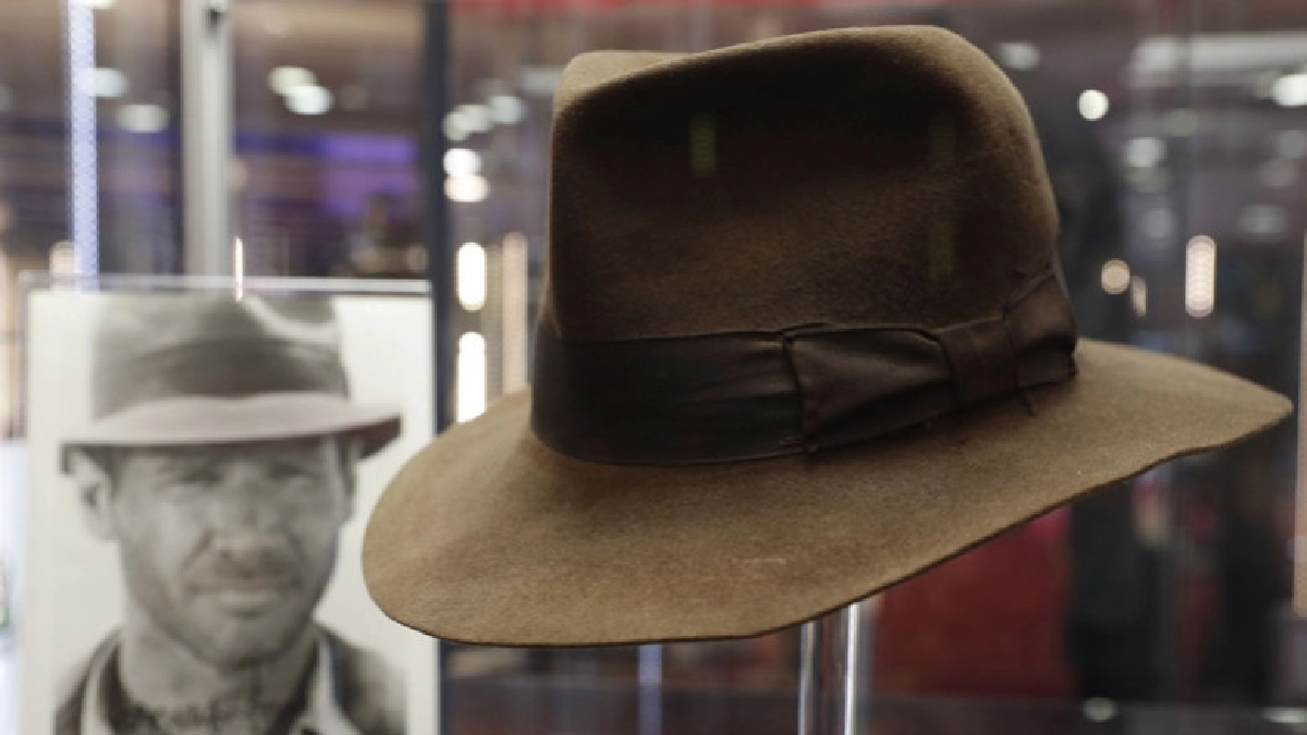 หมวก"อินเดียนาโจนส์"ถูกประมูลกว่า 16 ล้านบาท 