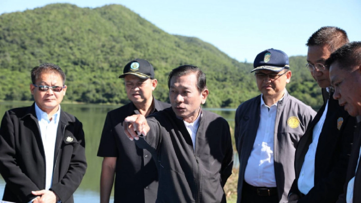 "บิ๊กฉัตร"ลงพื้นที่นำศาสตร์พระราชาแก้ปัญหาน้ำ