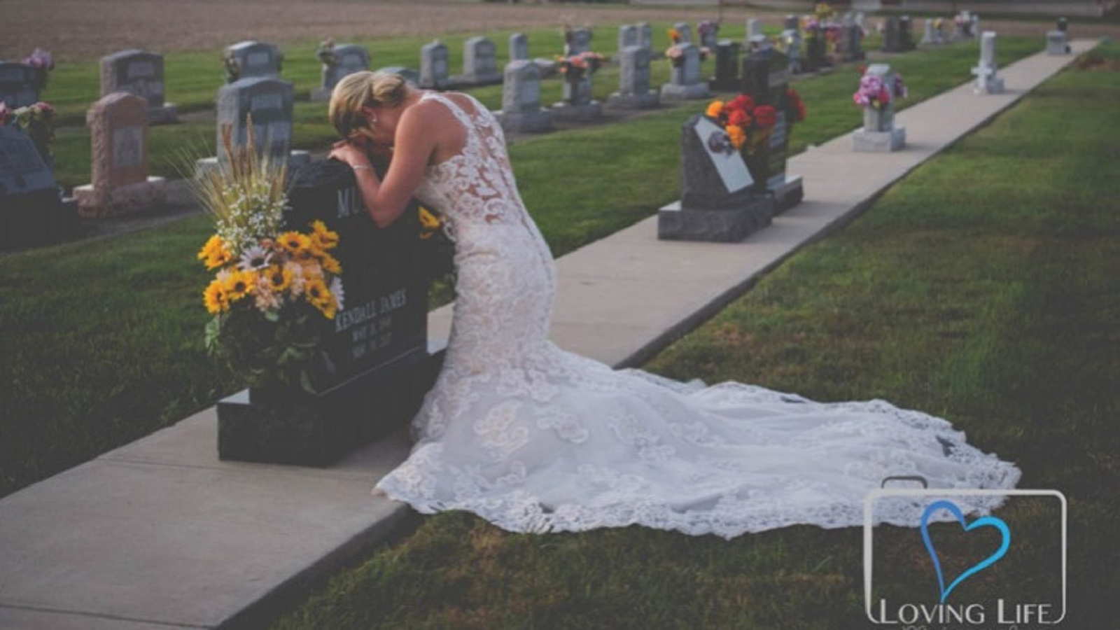 น้ำตาซึม เบื้องหลังภาพเจ้าสาวร่ำไห้ในสุสาน 