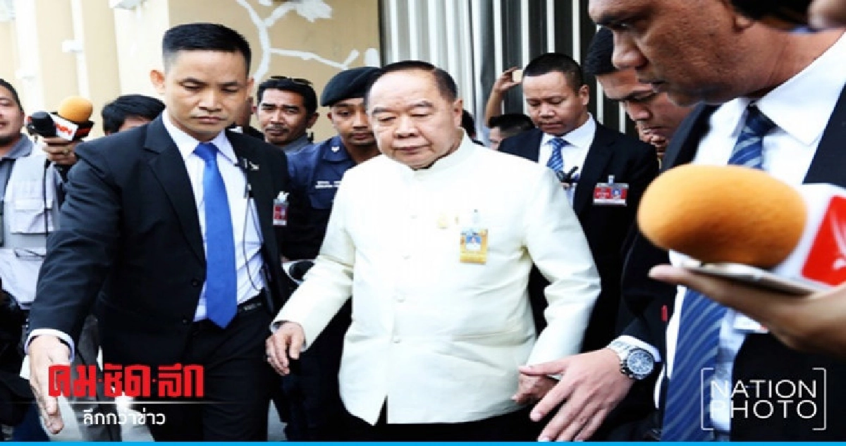 "ประวิตร"จี้ตร.ปราบปรามวัยรุ่นใช้อาวุธสงคราม "ประวิตร"จี้ตร.ปราบปรามวัยรุ่นใช้อาวุธสงคราม