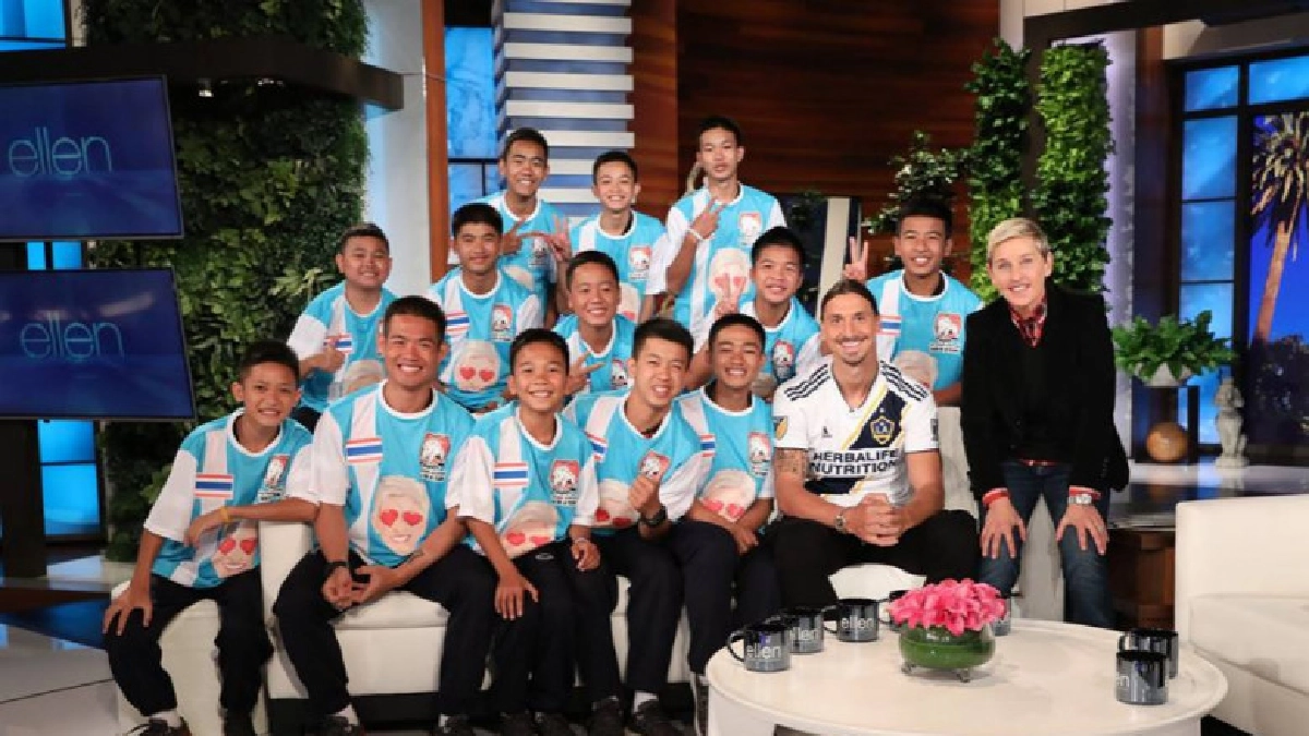 "ทีมหมูป่า"กระทบไหล่"อิบราฯ"ในรายการทอล์คโชว์ดังแดนมะกัน "ทีมหมูป่า"กระทบไหล่"อิบราฯ"ในรายการทอล์คโชว์ดังแดนมะกัน
