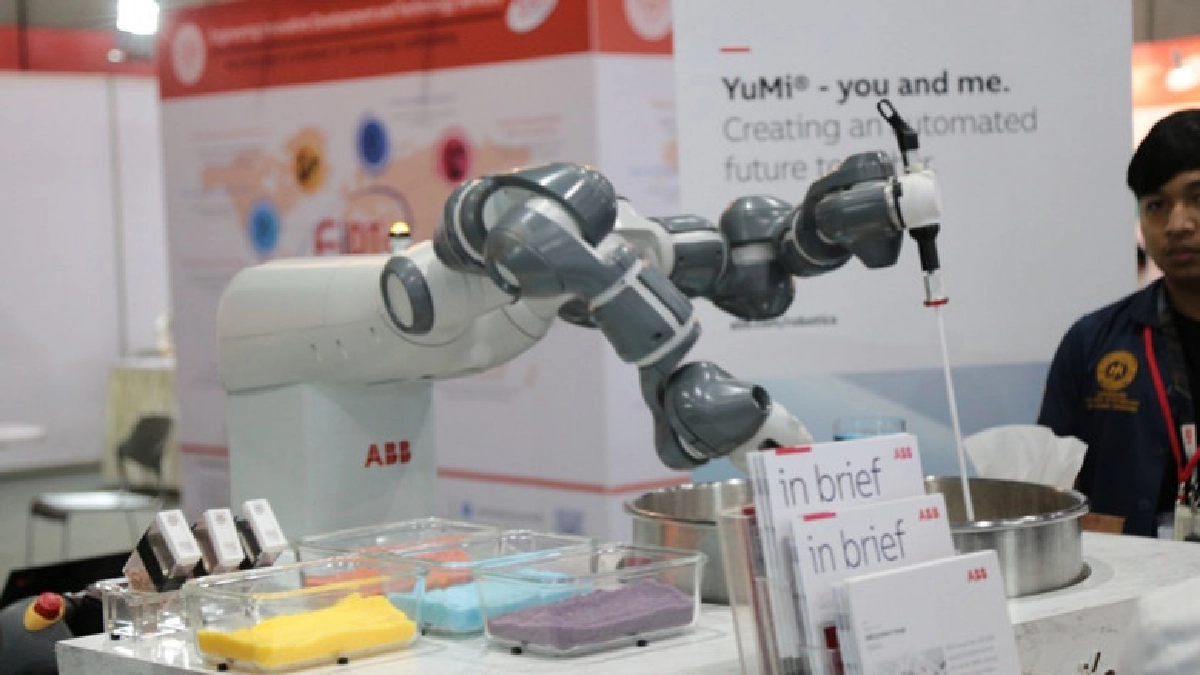 สจล. ปลื้มงานวิศวะ '61 มาถูกทางเกาะติดเทรนด์ Disruptive