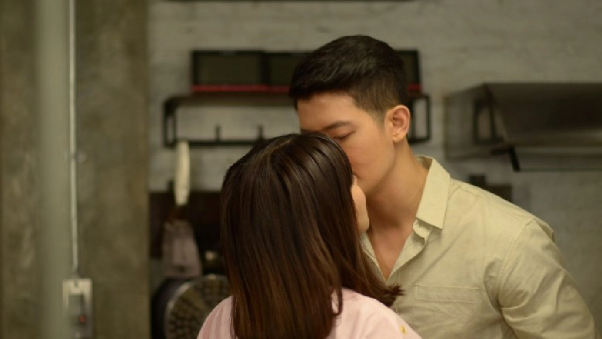 'เป้' จู่โจมจุ๊บ 'หนูนา' สุดฟิน