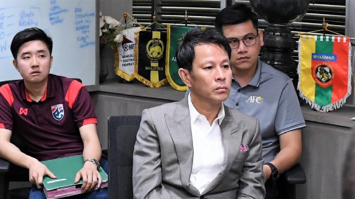 "บิ๊กโทนี่" นั่งเก้าอี้ ผอ.ช้างศึก "บิ๊กโทนี่" นั่งเก้าอี้ ผอ.ช้างศึก
