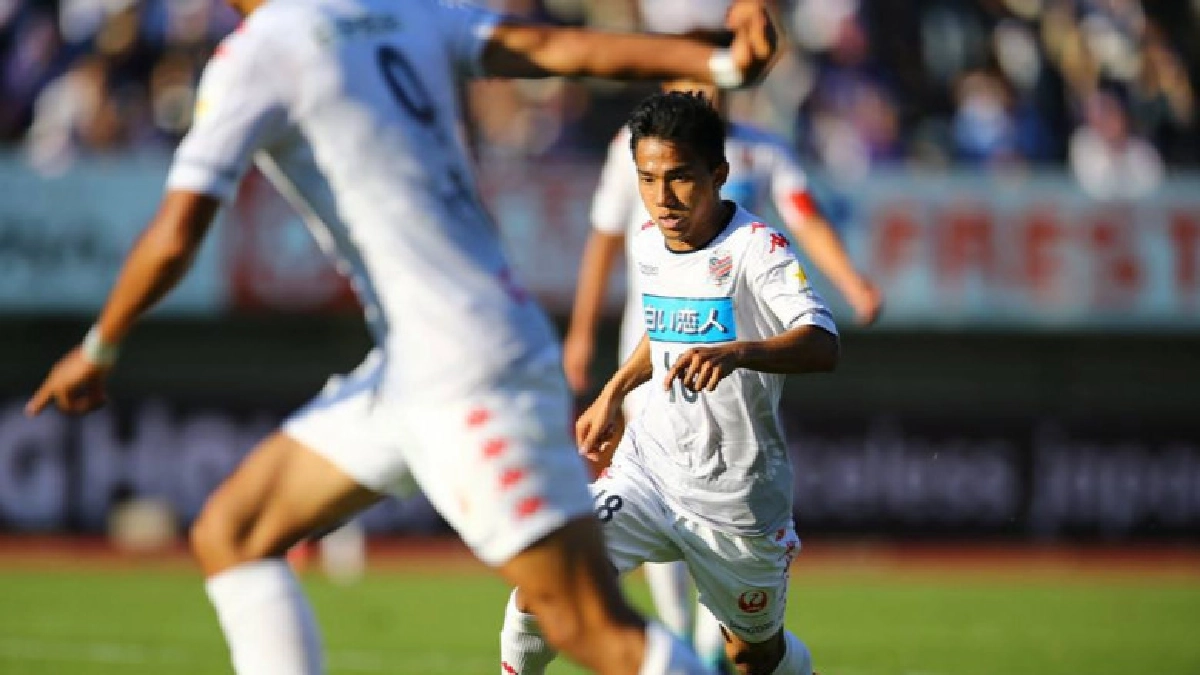 "ชนาธิป" สวมบทฮีโร่ซัดแบ่งแต้มพา"ซัปโปโร"บุกเจ๊าโชนัน(คลิป) "ชนาธิป" สวมบทฮีโร่ซัดแบ่งแต้มพา"ซัปโปโร"บุกเจ๊าโชนัน(คลิป)