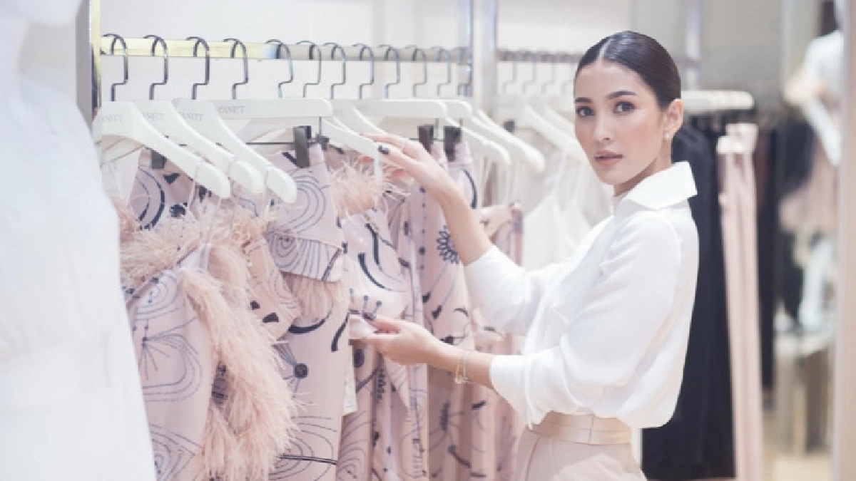 เซเลบสาวลองชุดสวยซ่อนหวานผสานเซ็กซี่ เซเลบสาวลองชุดสวยซ่อนหวานผสานเซ็กซี่