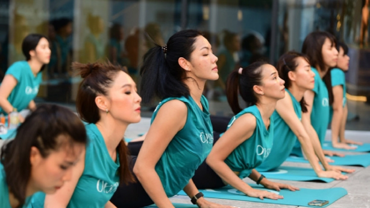 รวมพลสาวรักสุขภาพโยคะบนดาดฟ้า