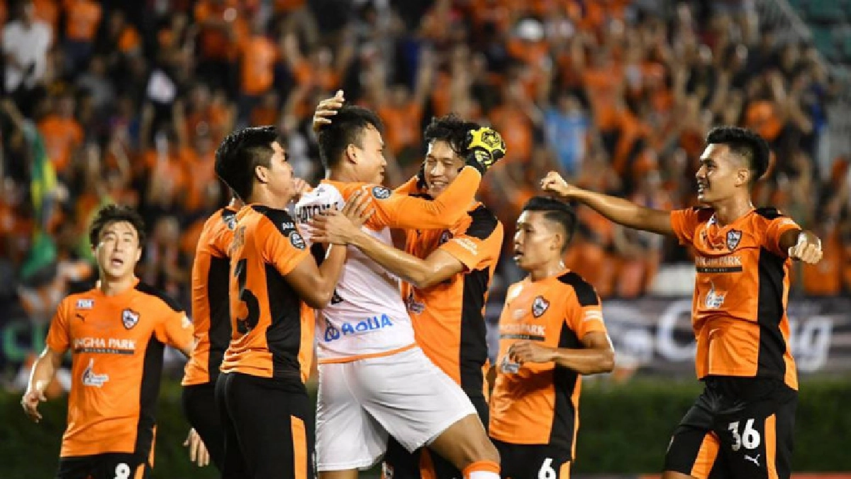 บิลล์ฮีโร่!"เชียงราย"เฉือน"บุรีรัมย์"ครองแชมป์เอฟเอคัพ บิลล์ฮีโร่!"เชียงราย"เฉือน"บุรีรัมย์"ครองแชมป์เอฟเอคัพ