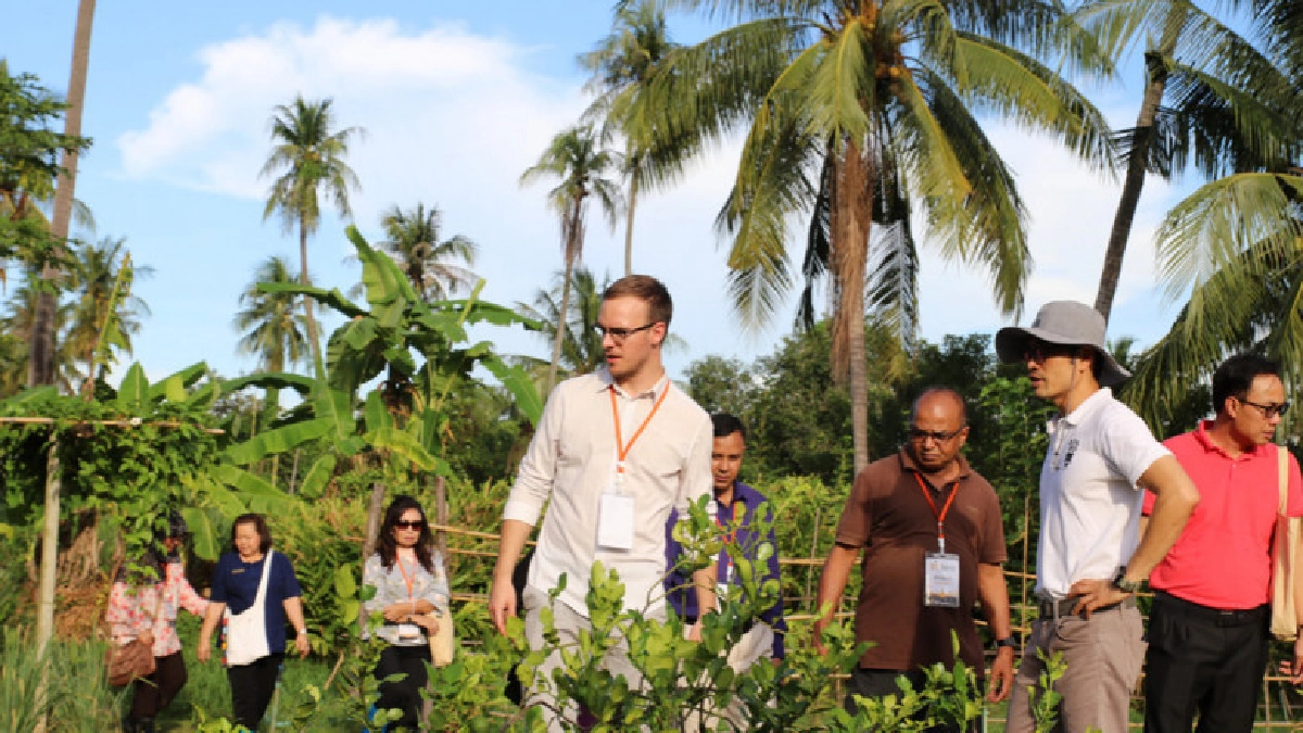 ต่างชาติ ดูงานขับเคลื่อน "สามพรานโมเดล"