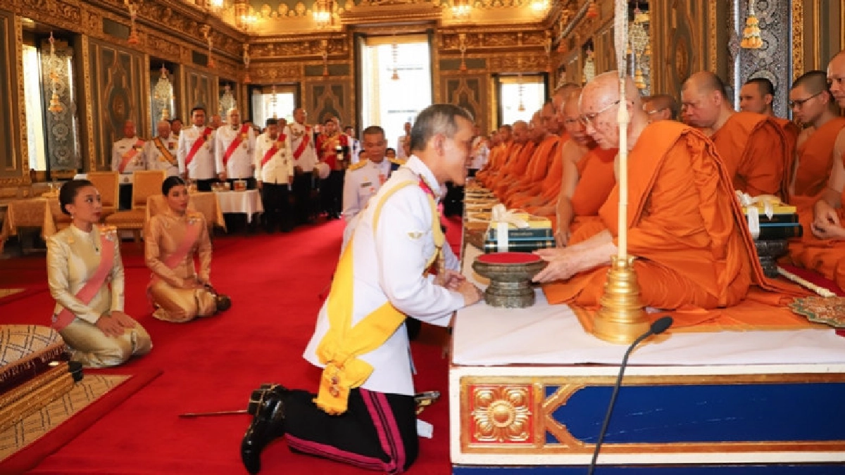 สมเด็จพระเจ้าอยู่หัว เสด็จฯ ถวายผ้าพระกฐิน ปี 2561 สมเด็จพระเจ้าอยู่หัว เสด็จฯ ถวายผ้าพระกฐิน ปี 2561