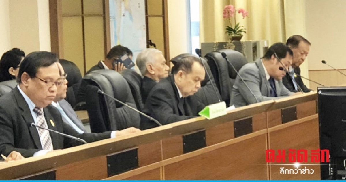 กกต.เรียก 8 พรรคตั้งใหม่แนะแนวเลือกตั้ง กกต.เรียก 8 พรรคตั้งใหม่แนะแนวเลือกตั้ง