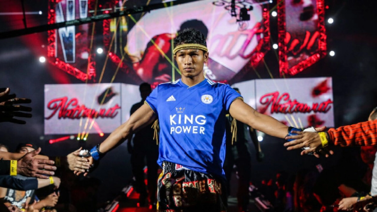 นักมวยไทยสวมเสื้อเลสเตอร์ขึ้นชกศึกวันฯ นักมวยไทยสวมเสื้อเลสเตอร์ขึ้นชกศึกวันฯ