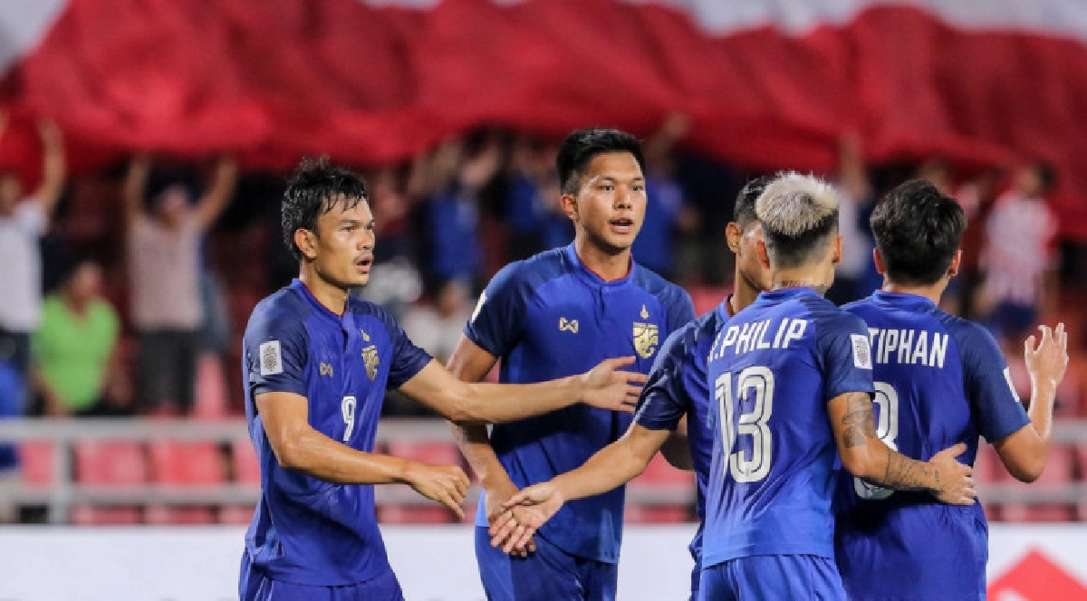"ช้างศึก" ไม่กลัวพายุ บุกฟิลิปปินส์ "ช้างศึก" ไม่กลัวพายุ บุกฟิลิปปินส์