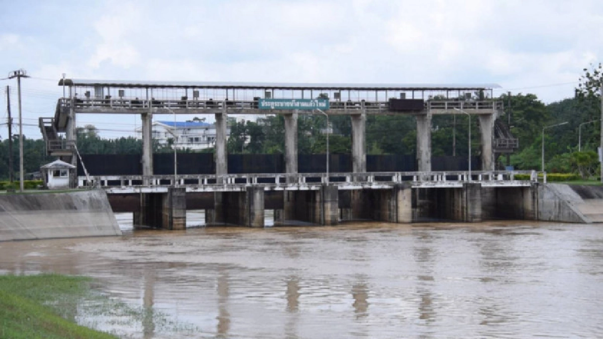 แนวพระราชดำริ ช่วยบรรเทาและลดปัญหาน้ำท่วมเมืองชุมพร