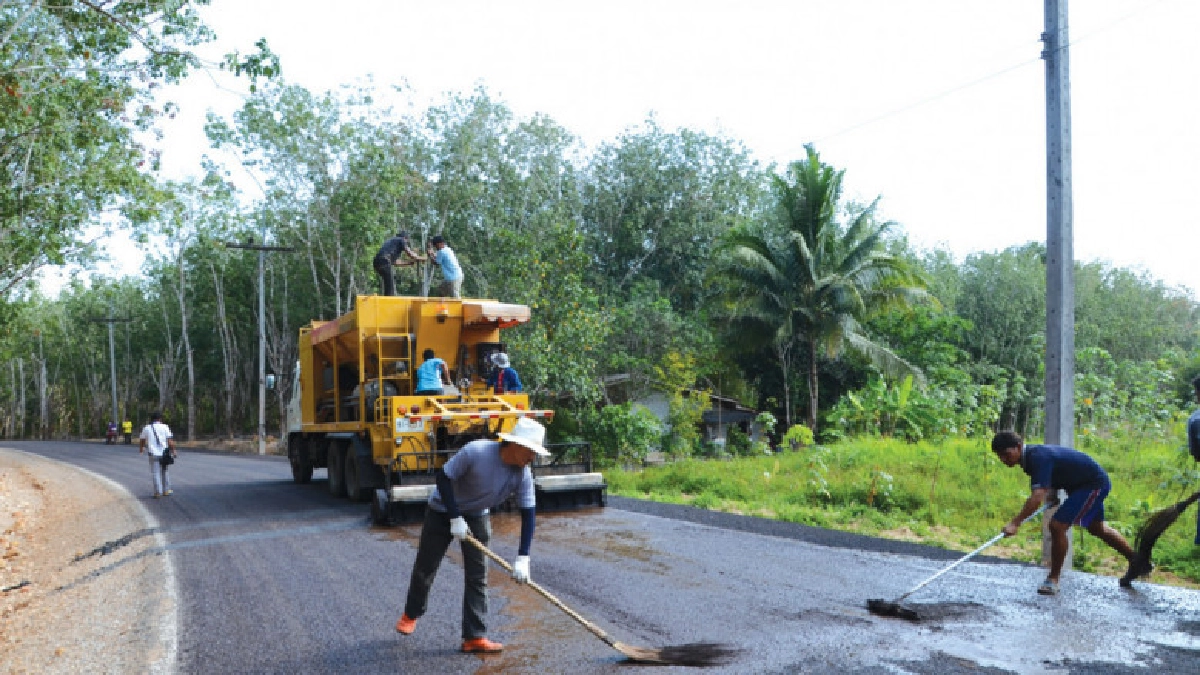 หนองบัวลำภูเร่งรับซื้อน้ำยางจากเกษตรกรทำถนนนำร่อง