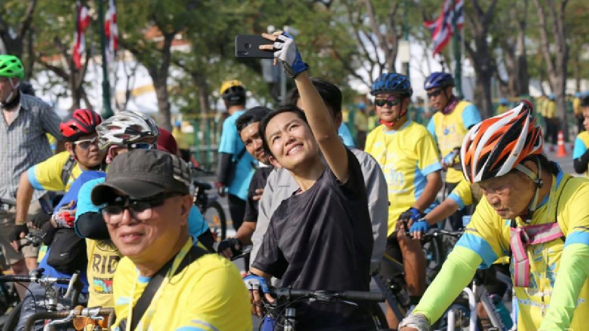 ประชาชนร่วมซ้อมปั่น "Bike อุ่นไอรัก" คึกคัก ประชาชนร่วมซ้อมปั่น "Bike อุ่นไอรัก" คึกคัก