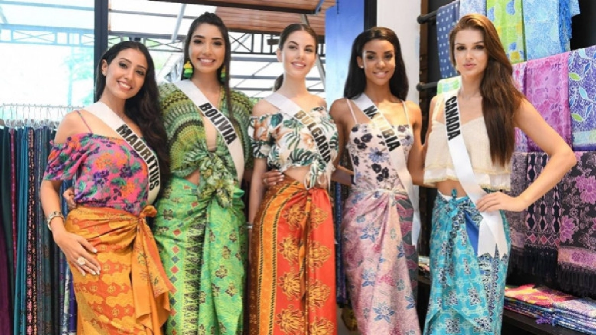 มิสยูนิเวิร์ส 2018 แต่งแต้มสีสันผ้าบาติก มิสยูนิเวิร์ส 2018 แต่งแต้มสีสันผ้าบาติก