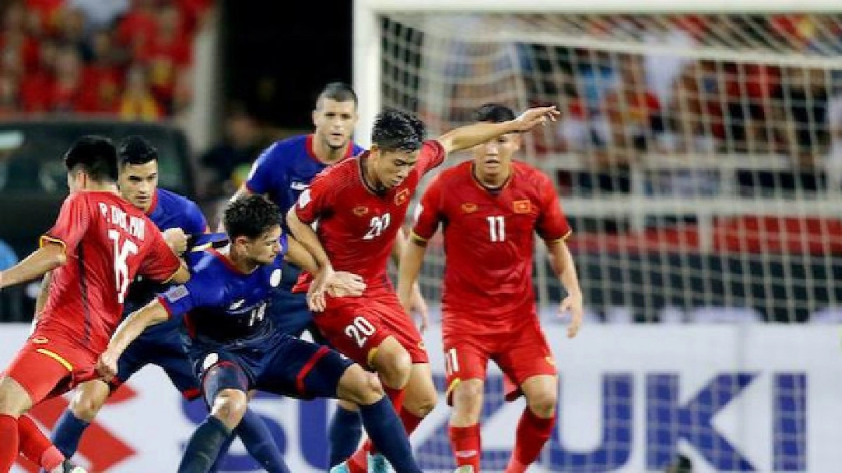 เวียดนามย้ำแค้นฟิลิปปินส์ 2-1 ลิ่วชิงแชมป์อาเซียนรอบ 10 ปี เวียดนามย้ำแค้นฟิลิปปินส์ 2-1 ลิ่วชิงแชมป์อาเซียนรอบ 10 ปี
