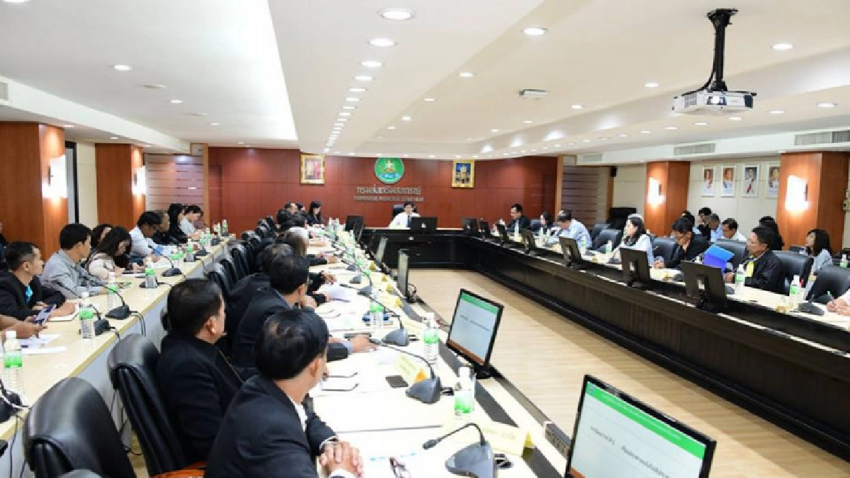 ดัน 18 สหกรณ์สวนยางรวบรวมยางส่งออก 100,000 ตัน