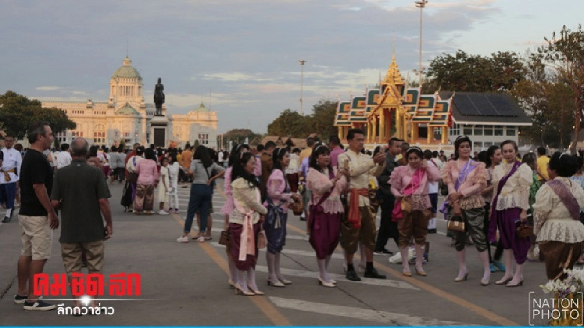 "ประยุทธ์" ชวนคนไทยเที่ยวงาน "อุ่นไอรัก คลายความหนาว" "ประยุทธ์" ชวนคนไทยเที่ยวงาน "อุ่นไอรัก คลายความหนาว"
